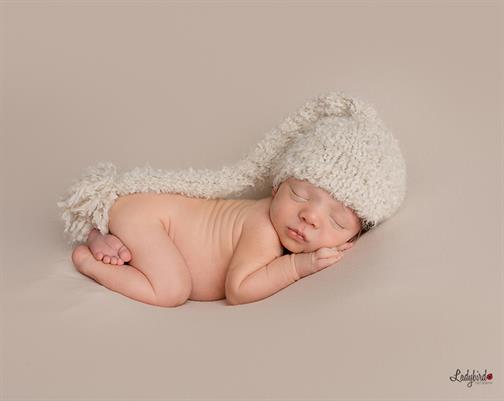 Bridgend newborn baby photographer
